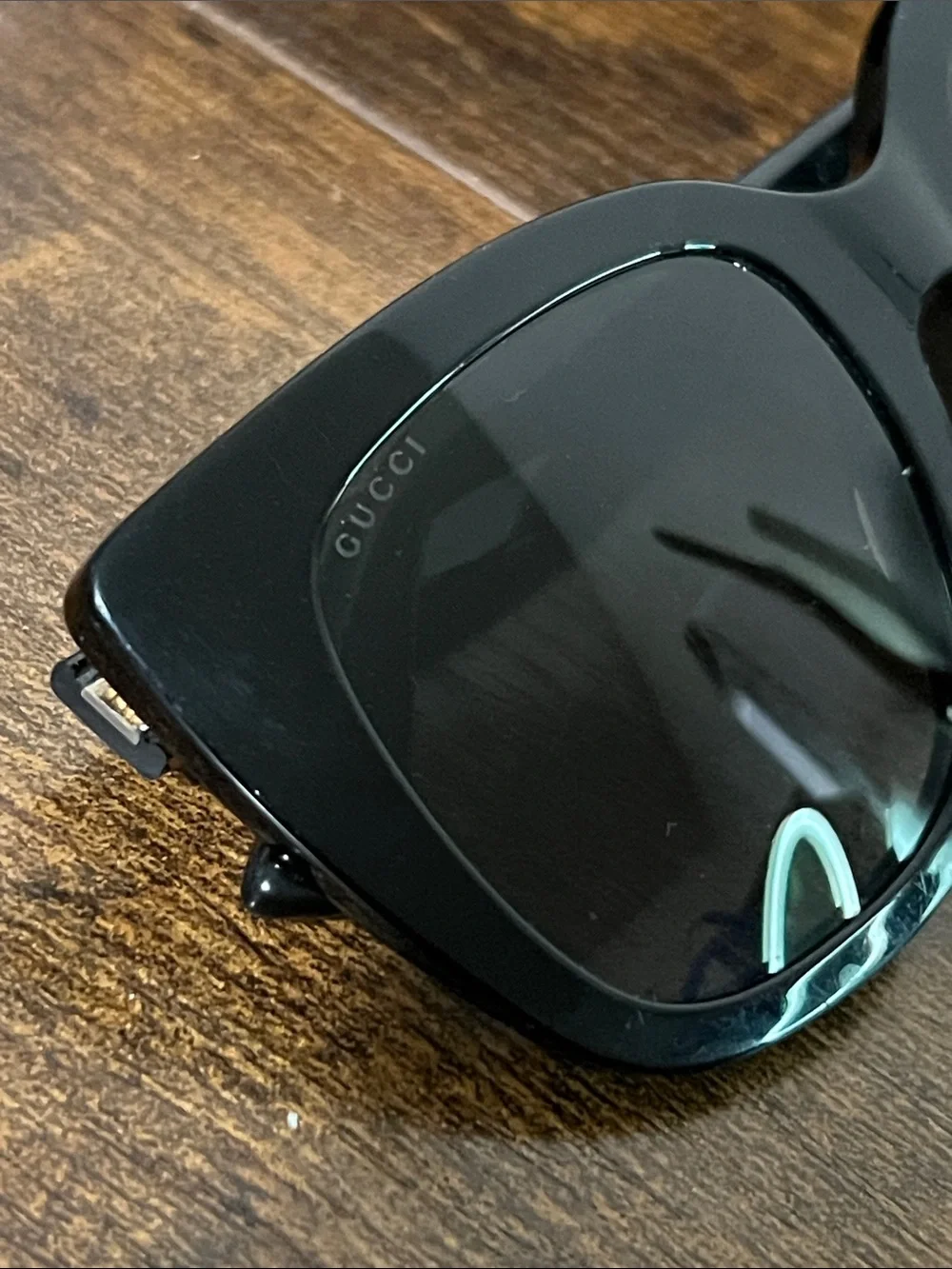 Gucci Black Square Sunglasses with Gold Logo Accent GG0163S 001 51[]22